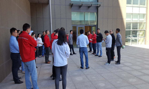 公司開(kāi)展火災(zāi)應(yīng)急疏散演練